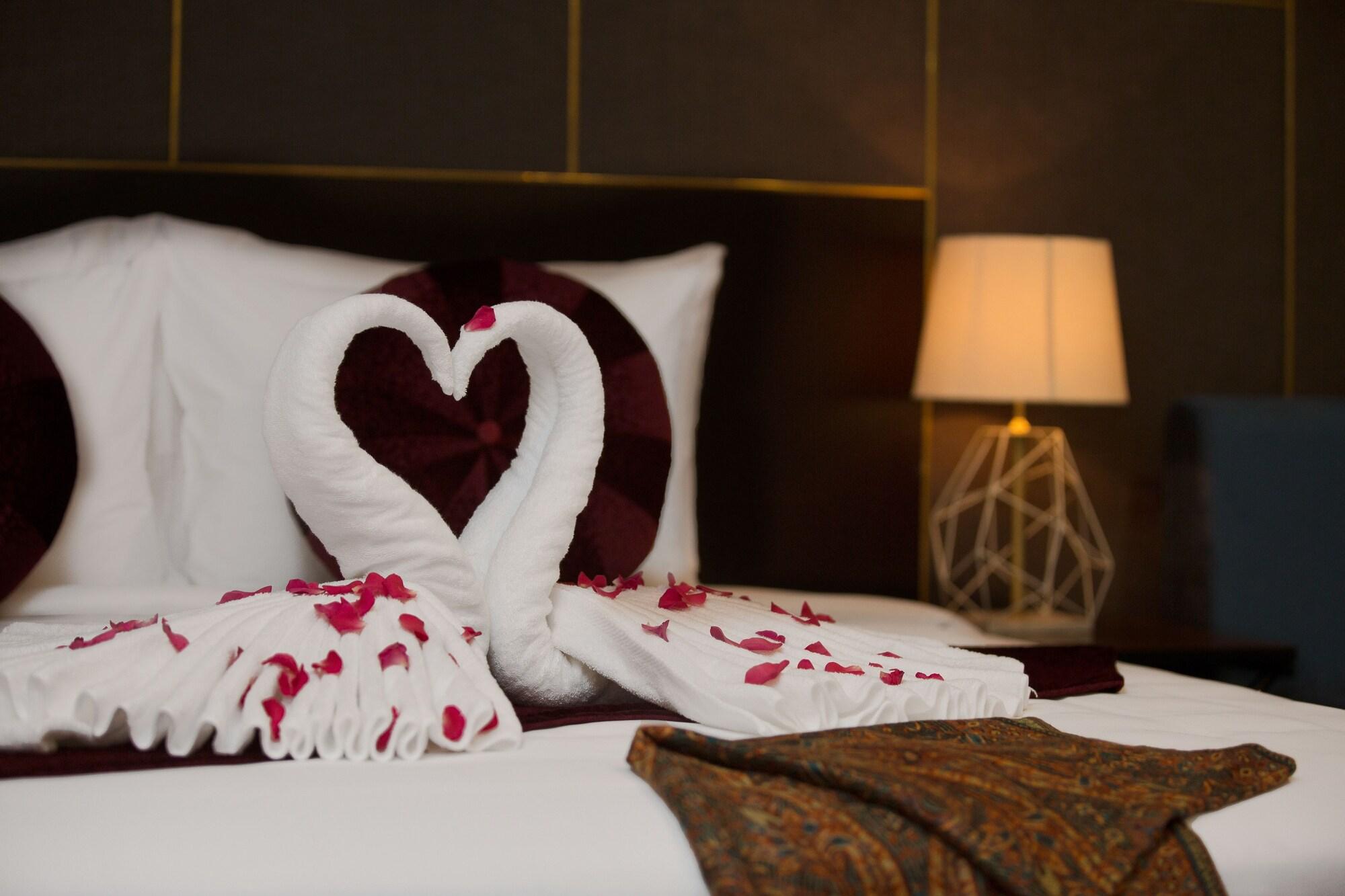 La Sante Hotel & Spa Hanoi Exterior photo