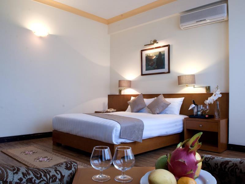 La Sante Hotel & Spa Hanoi Exterior photo