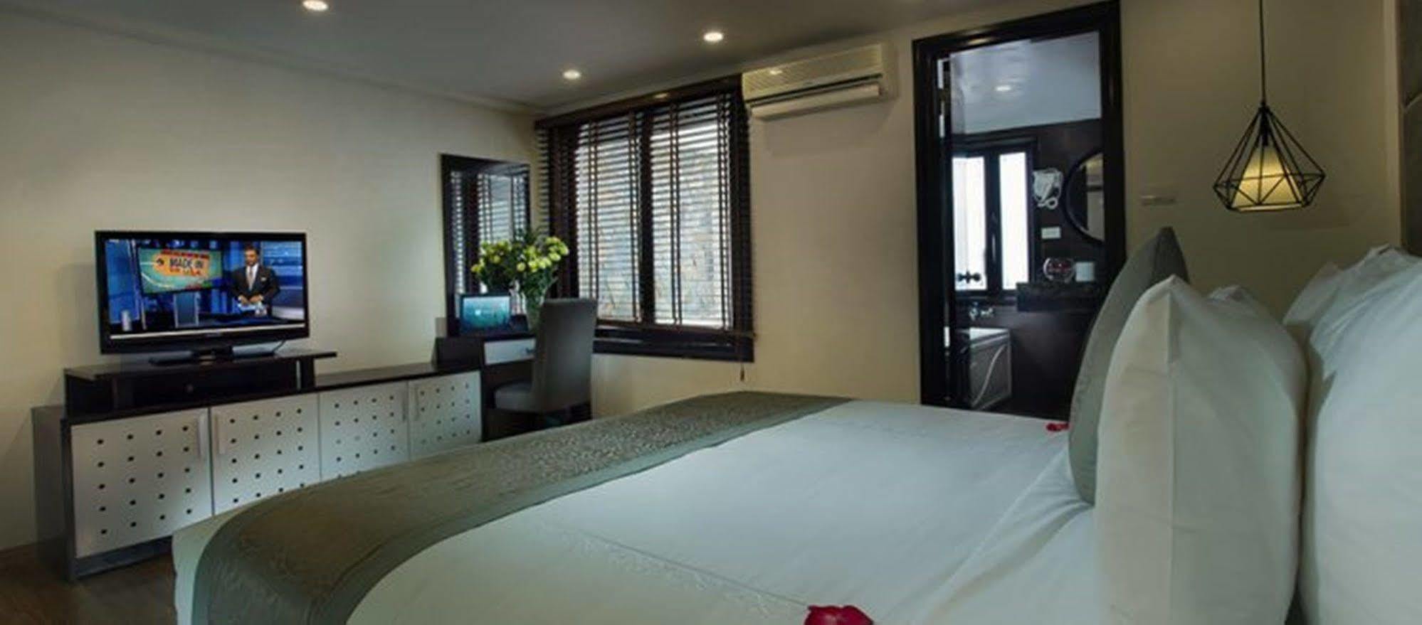La Sante Hotel & Spa Hanoi Exterior photo